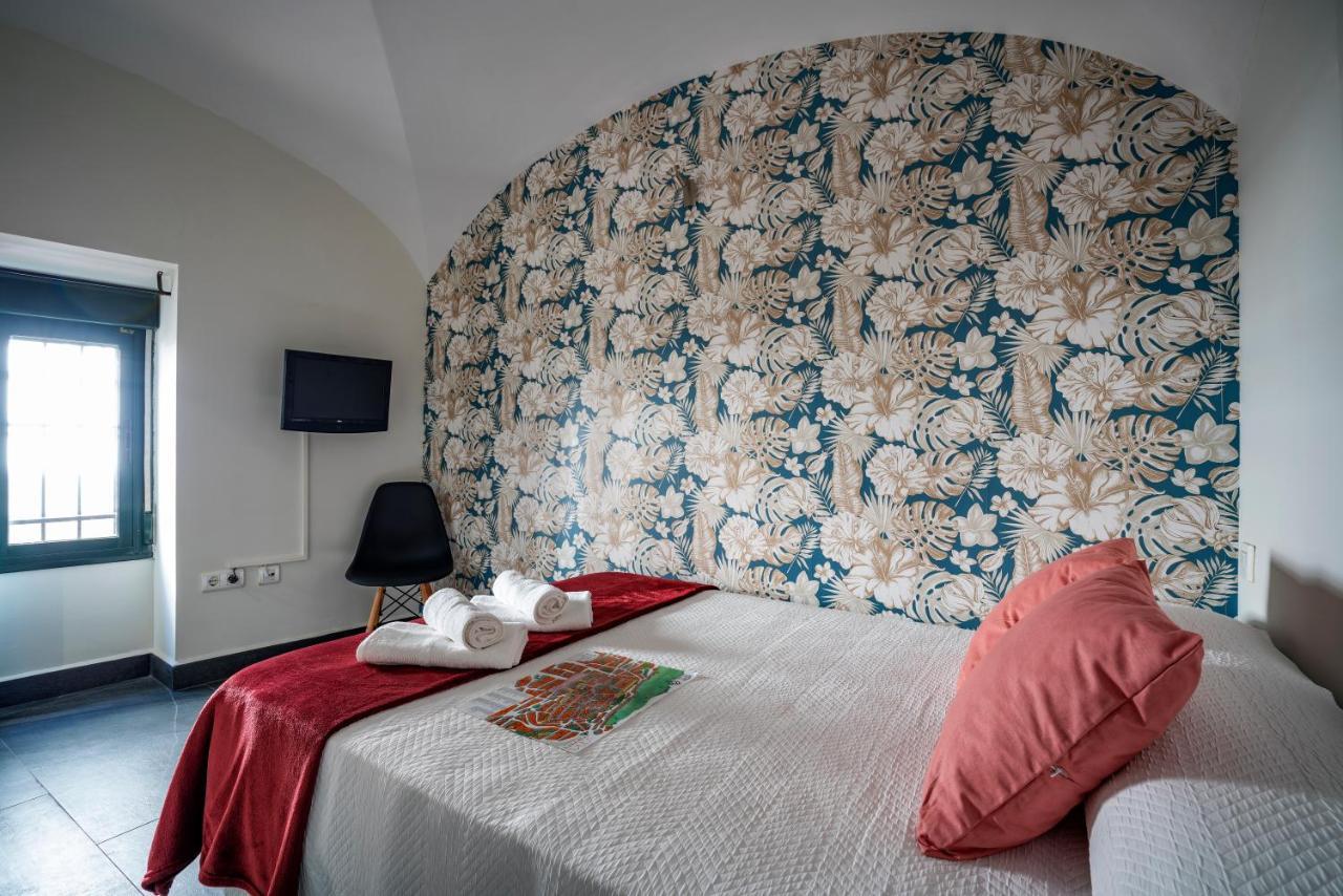 Apartamentos Caceres Historico Centro Ngoại thất bức ảnh